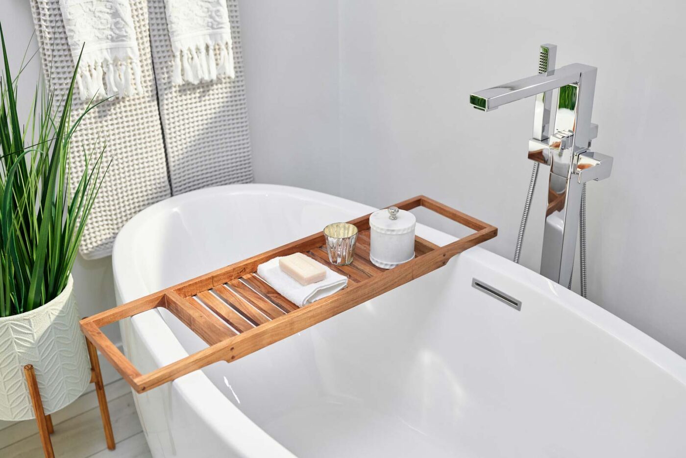 Baño tipo spa con bañera exenta